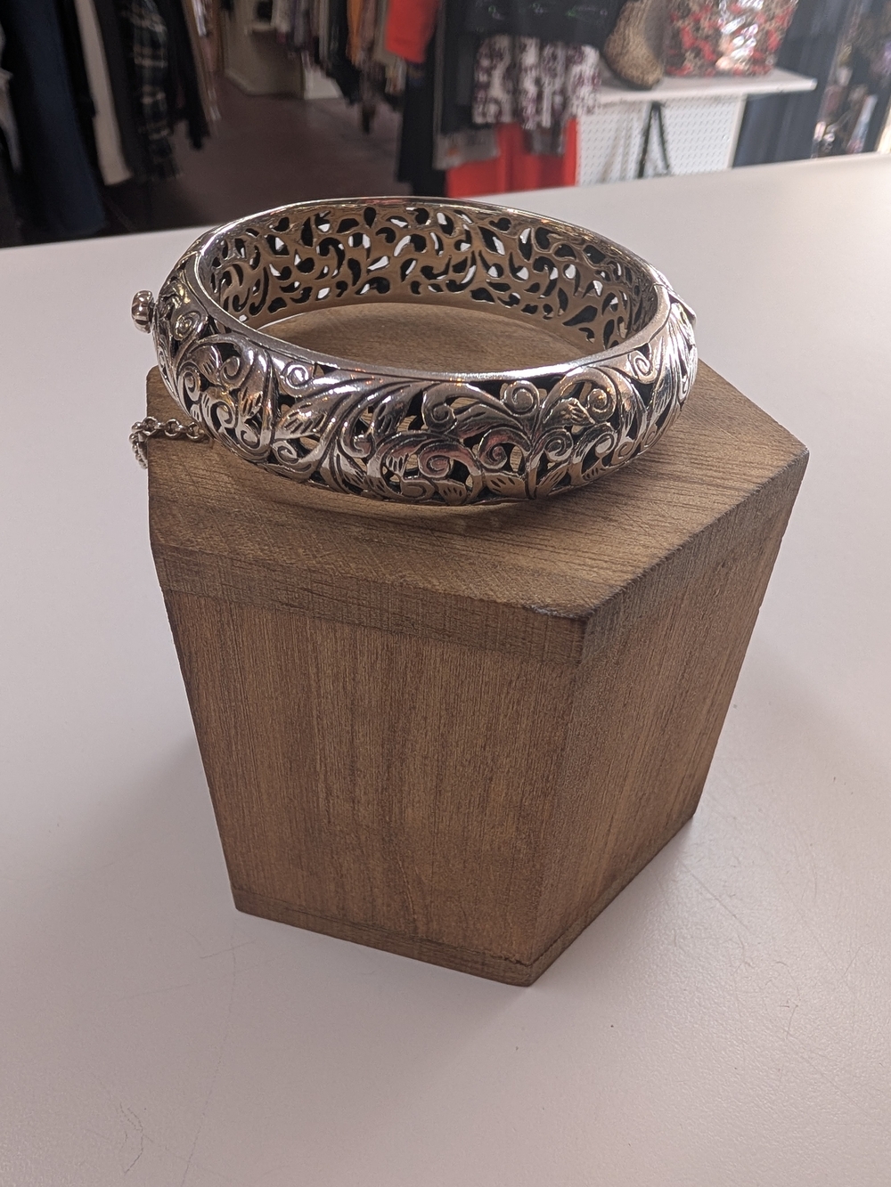 Silpada "Forever Stunning" Filigree Hinged Bangle Bracelet